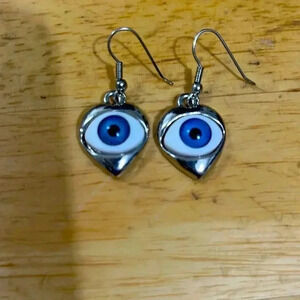 Blue eyes earrings